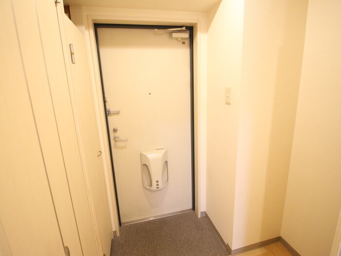 物件内観写真17　(玄関)