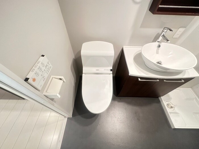 物件内観写真12　(トイレ)