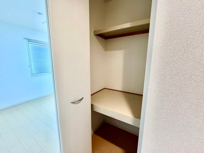 物件内観写真17　(収納)