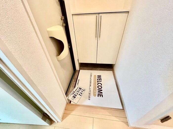 物件内観写真18　(玄関)