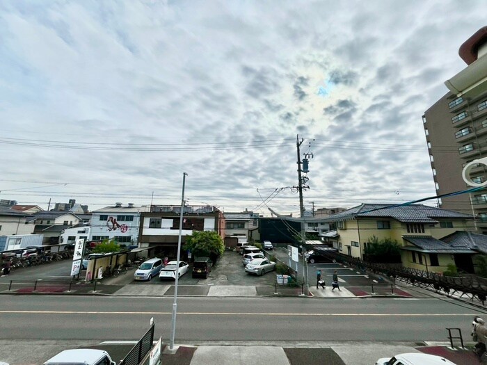 物件内観写真22　(室内からの展望)