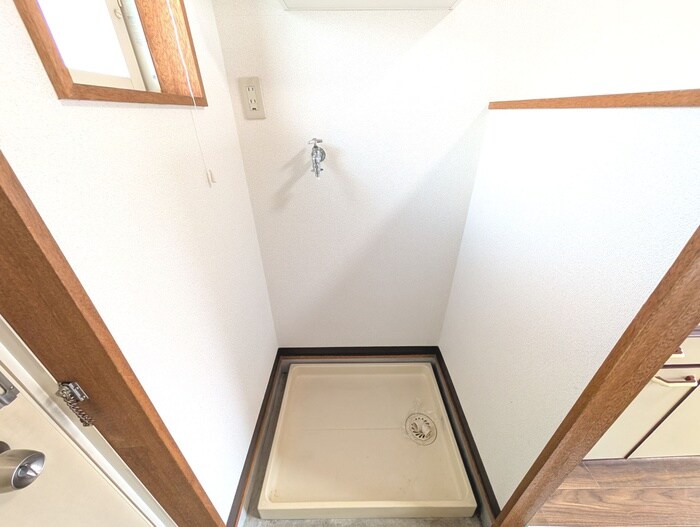 物件内観写真14　(洗濯機置場)