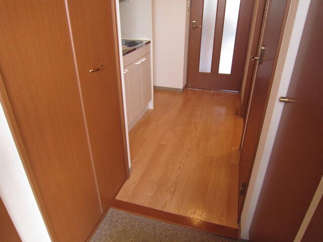 物件内観写真14　(玄関)