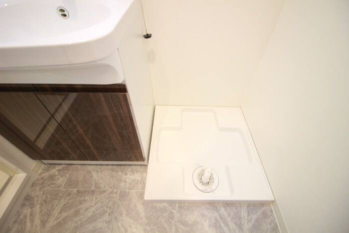 物件内観写真16　(洗濯機置場)