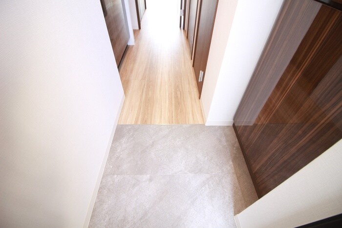 物件内観写真17　(玄関)