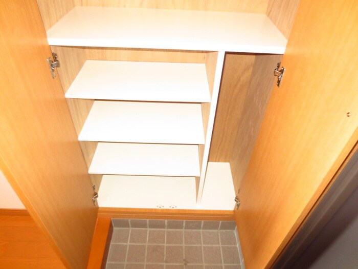 物件内観写真15　(靴箱)