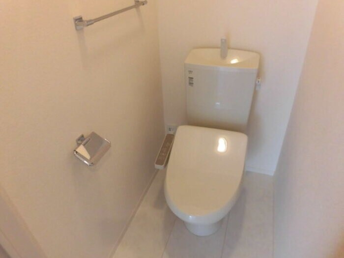 物件内観写真8　(トイレ)