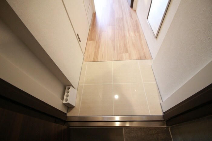 物件内観写真15　(玄関)