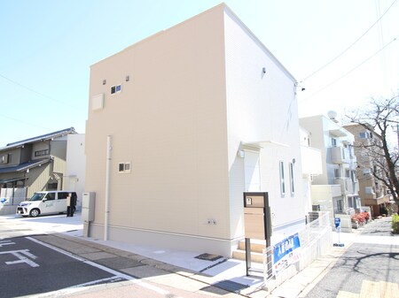 モラリエ植田Ｃ棟外観写真
