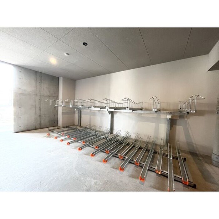 物件外観写真6　(駐輪場)