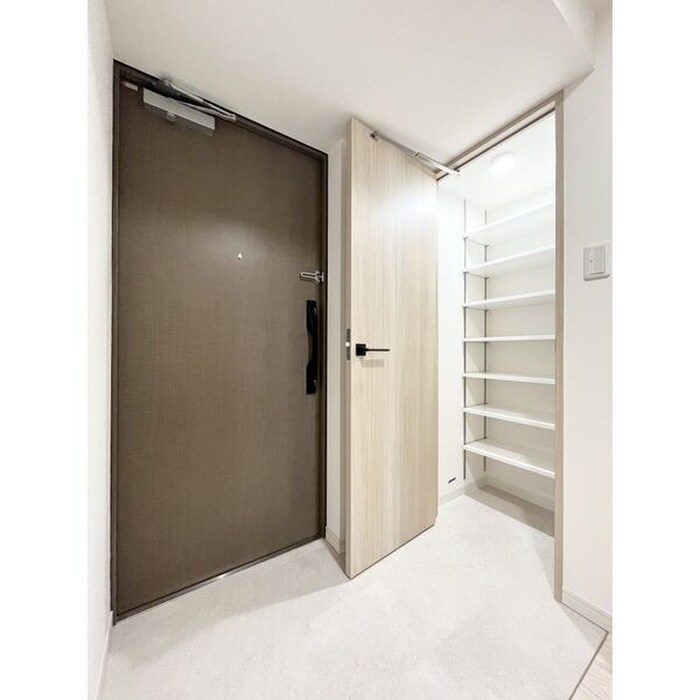 物件内観写真14　(玄関)