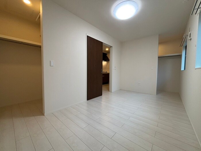 物件内観写真8　(居室)