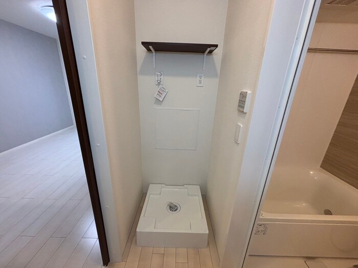 物件内観写真14　(洗濯機置場)