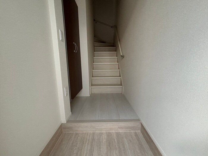 物件内観写真15　(玄関)