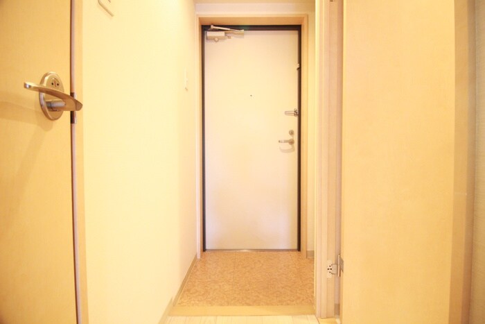 物件内観写真16　(玄関)