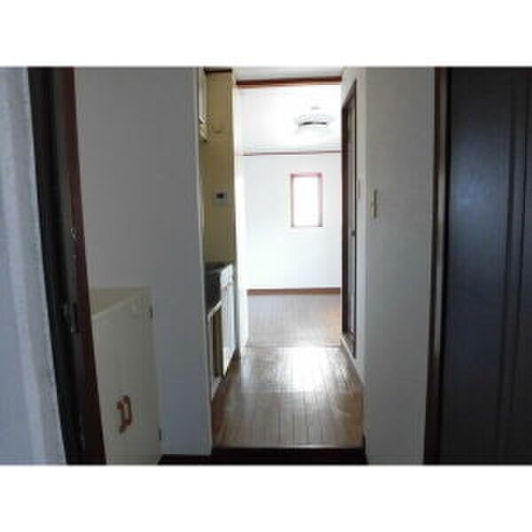 物件内観写真16　(廊下)