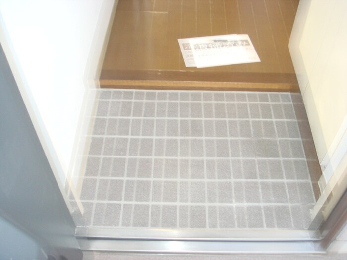 物件内観写真11　(玄関)