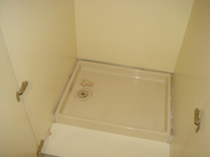 物件内観写真11　(洗濯機置場)