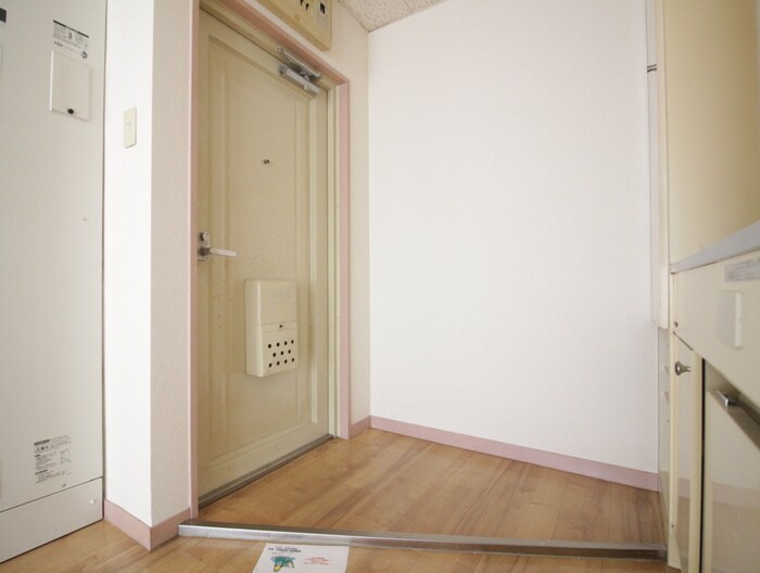 物件内観写真16　(玄関)