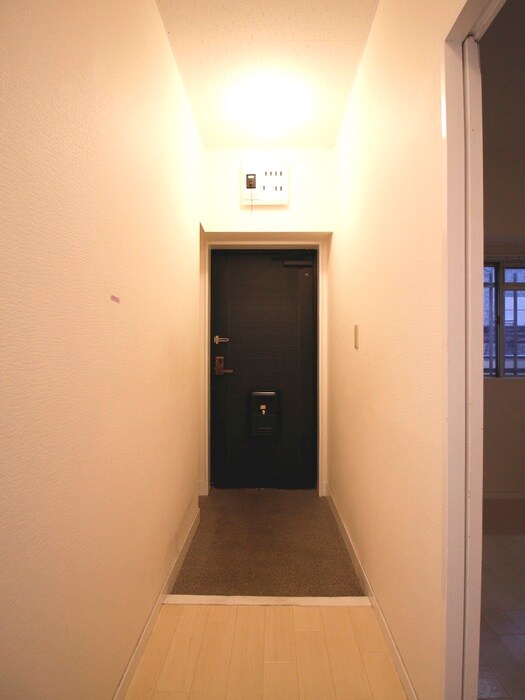 物件内観写真19　(玄関)
