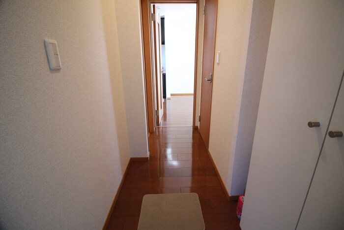 物件内観写真20　(廊下)