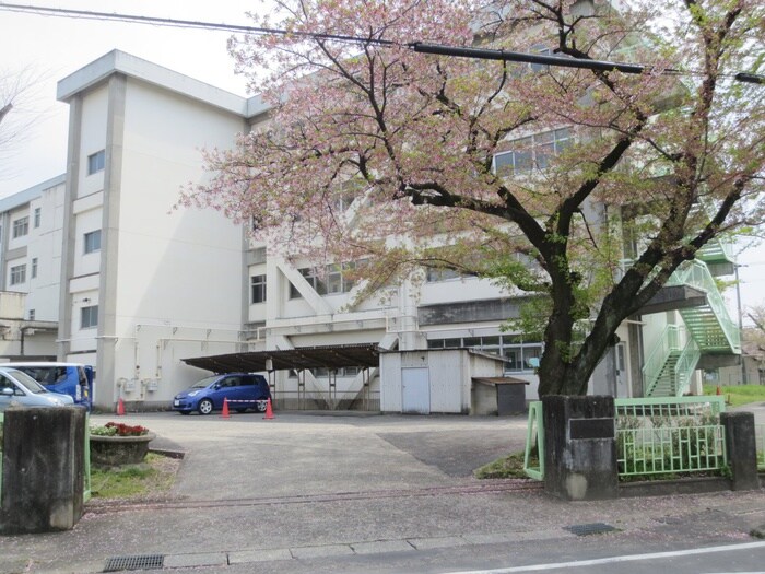 鳥居松小学校