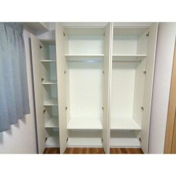 物件内観写真6　(収納)