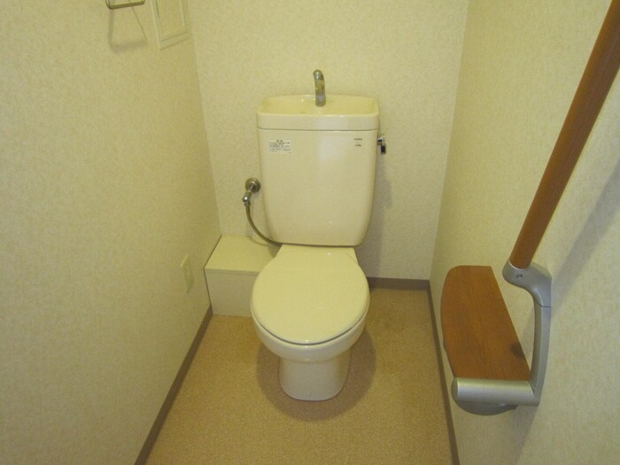 物件内観写真14　(トイレ)