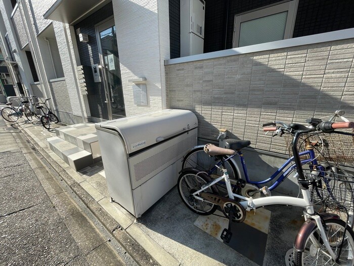 物件外観写真4　(駐輪場)