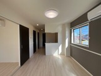 物件内観写真3　(居室)