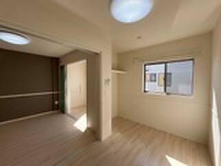 物件内観写真3　(居室)