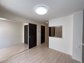 物件内観写真4　(居室)