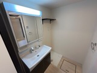 物件内観写真11　(洗面)