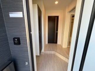 物件内観写真17　(玄関)