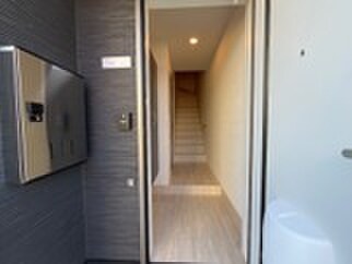 物件内観写真17　(玄関)