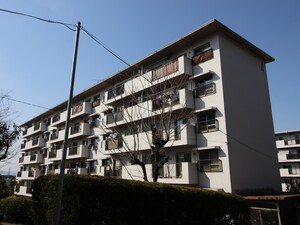 上の山団地４号棟（302）外観写真