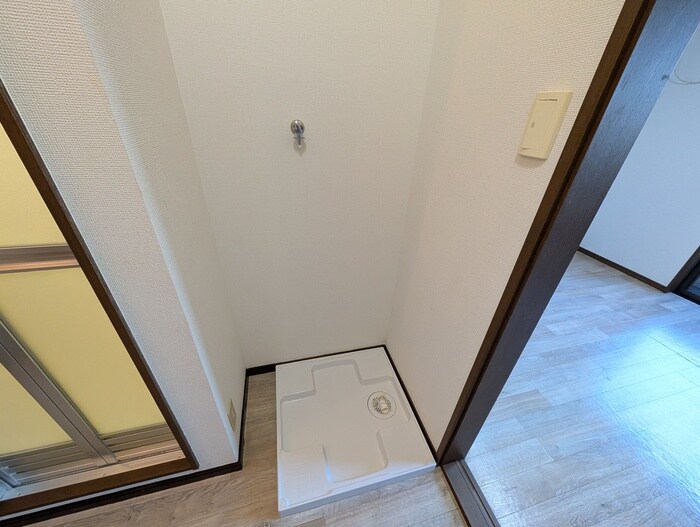 物件内観写真14　(洗濯機置場)