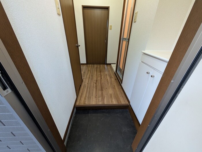 物件内観写真17　(玄関)