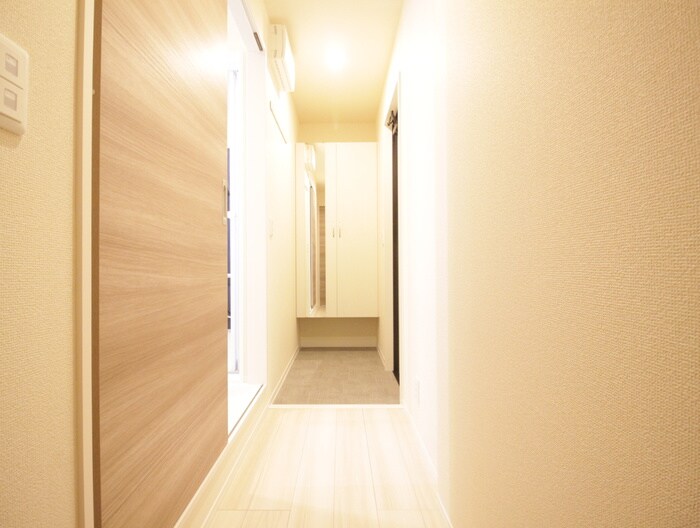 物件内観写真17　(廊下)