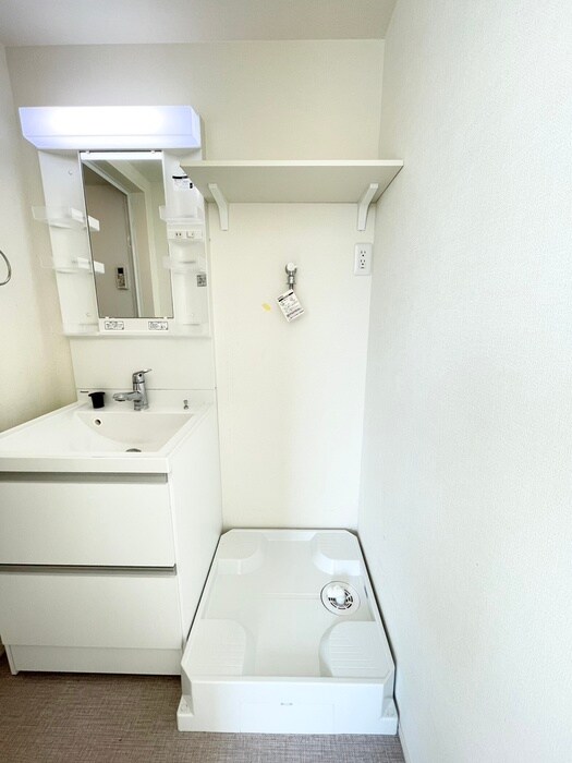 物件内観写真8　(洗濯機置場)