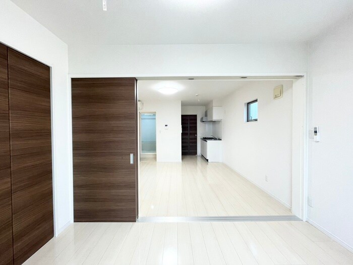 物件内観写真3　(居室)