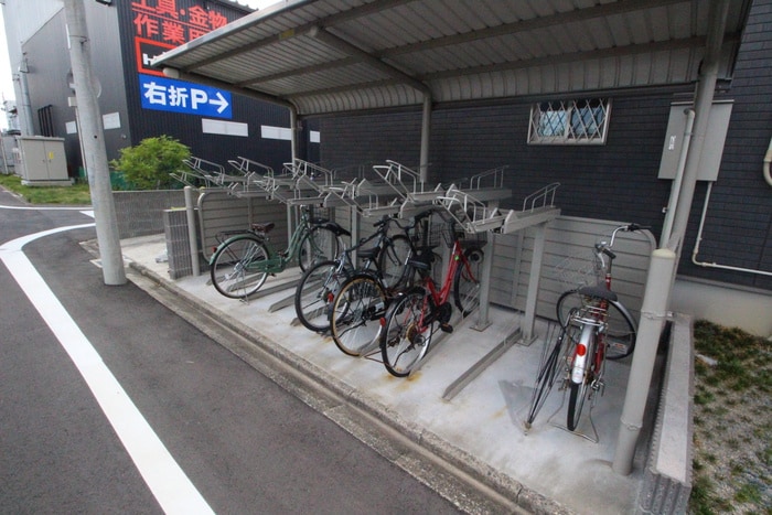 物件外観写真2　(駐輪場)