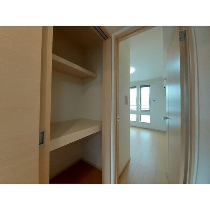 物件内観写真12　(収納)