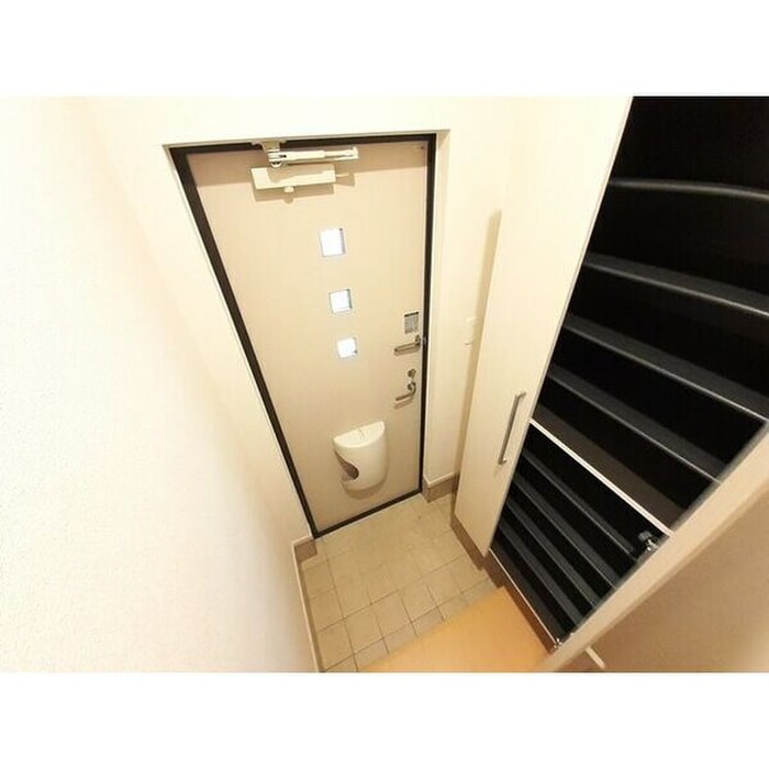物件内観写真15　(玄関)