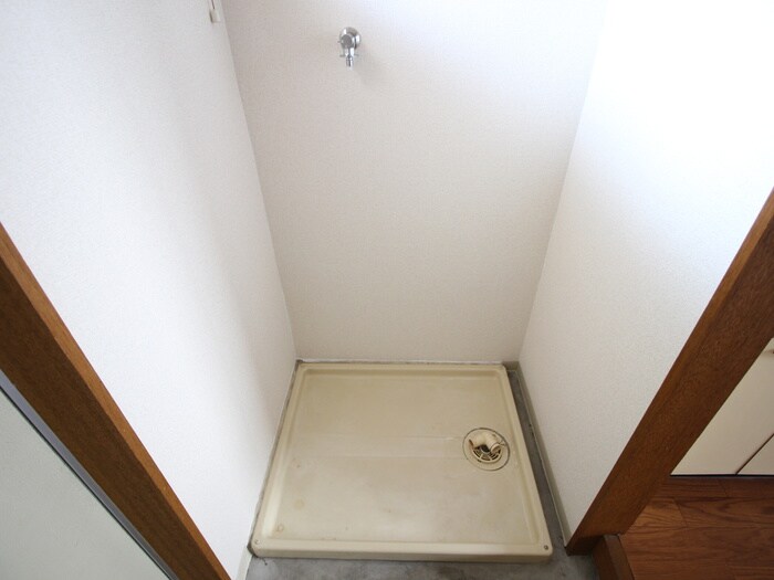 物件内観写真14　(洗濯機置場)