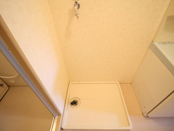 物件内観写真10　(洗濯機置場)