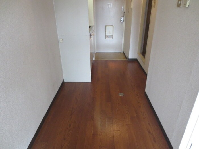 物件内観写真15　(廊下)