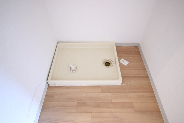 物件内観写真11　(洗濯機置場)