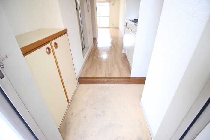 物件内観写真14　(玄関)