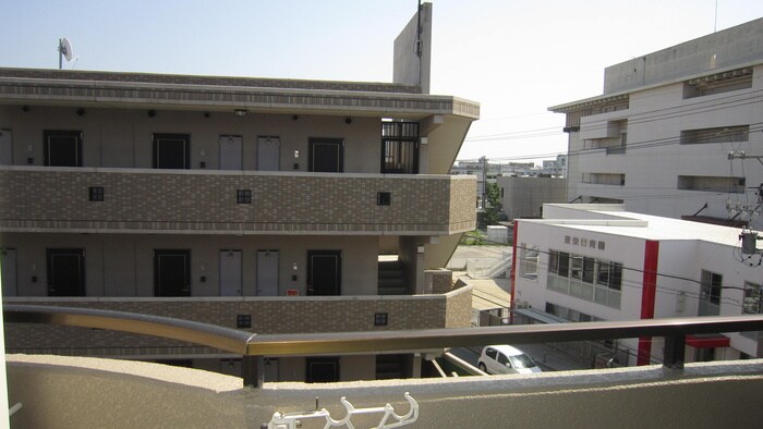 物件内観写真16　(室内からの展望)